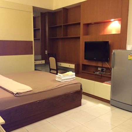 Eight Ville Bangkok Luaran gambar