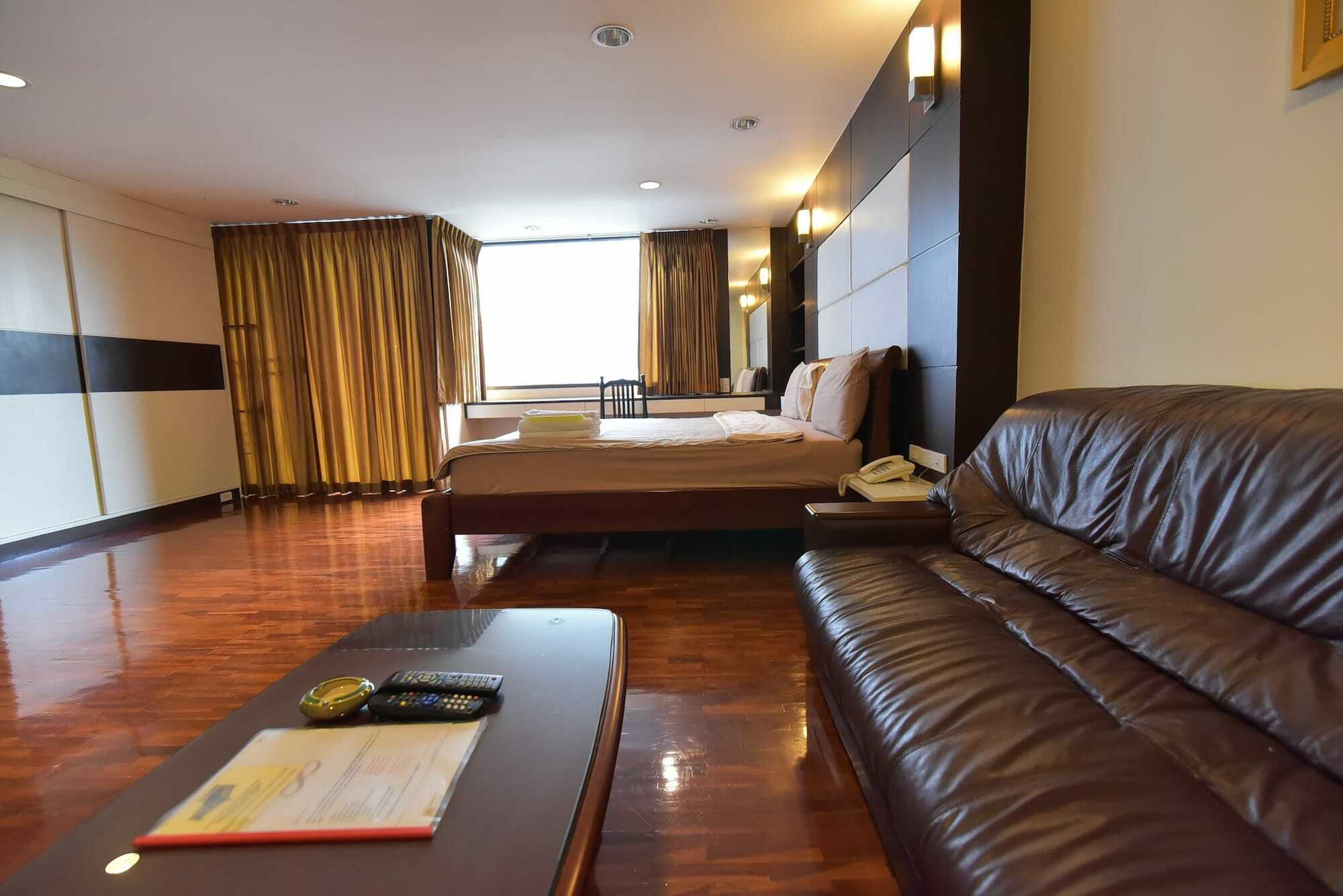 Eight Ville Bangkok Luaran gambar